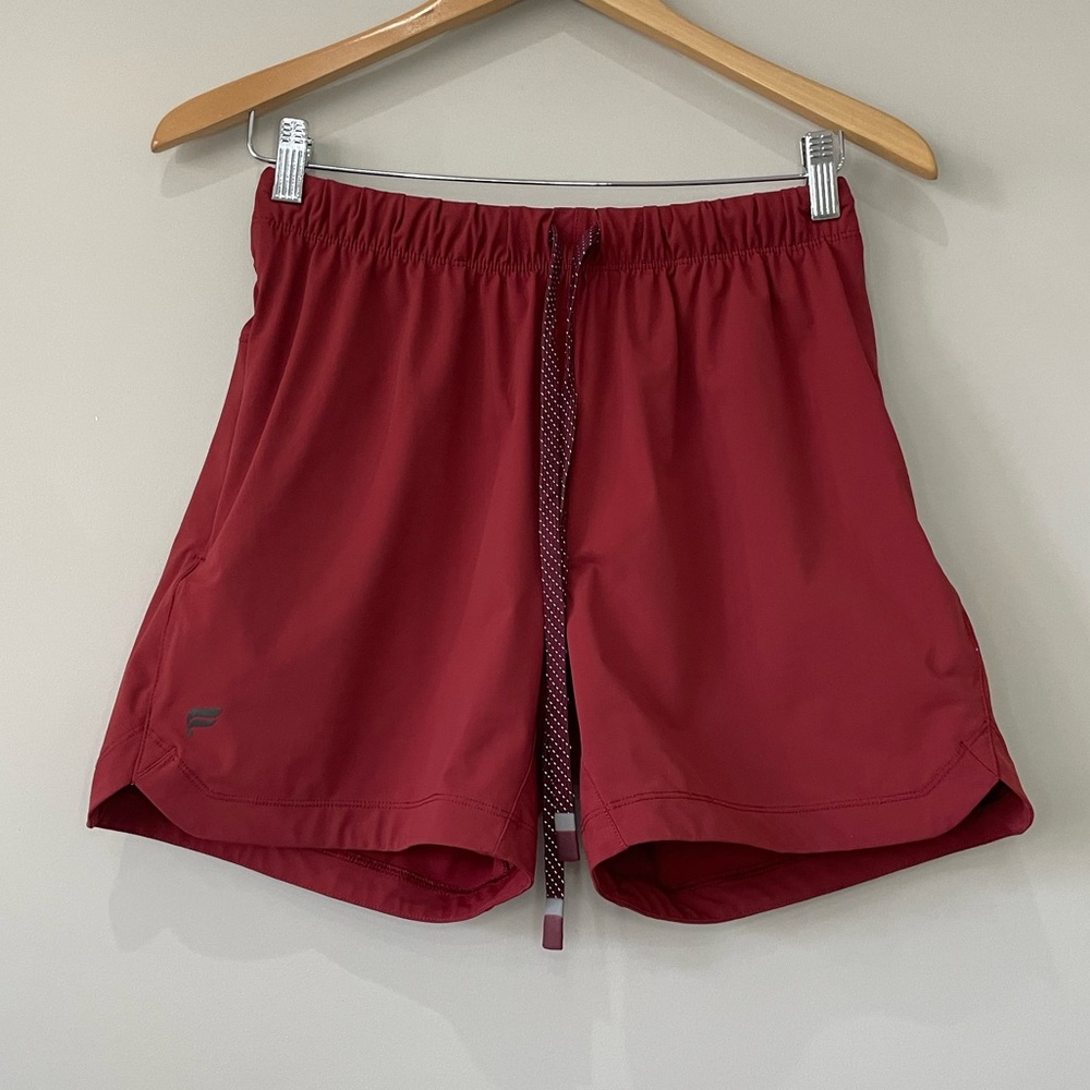 Fabletics The One short 5” burgundy shorts medium